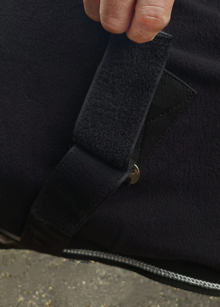 Zaraa Abschwitzdecke Paradedecke mit Kragen Anti Pilling Fleece Schwarz Silber- oder Goldfarben, Rosegold Minishetty Shetty Welsh Pony 70 80 90 100 110 (Schwarz/Silberfarben, 70)