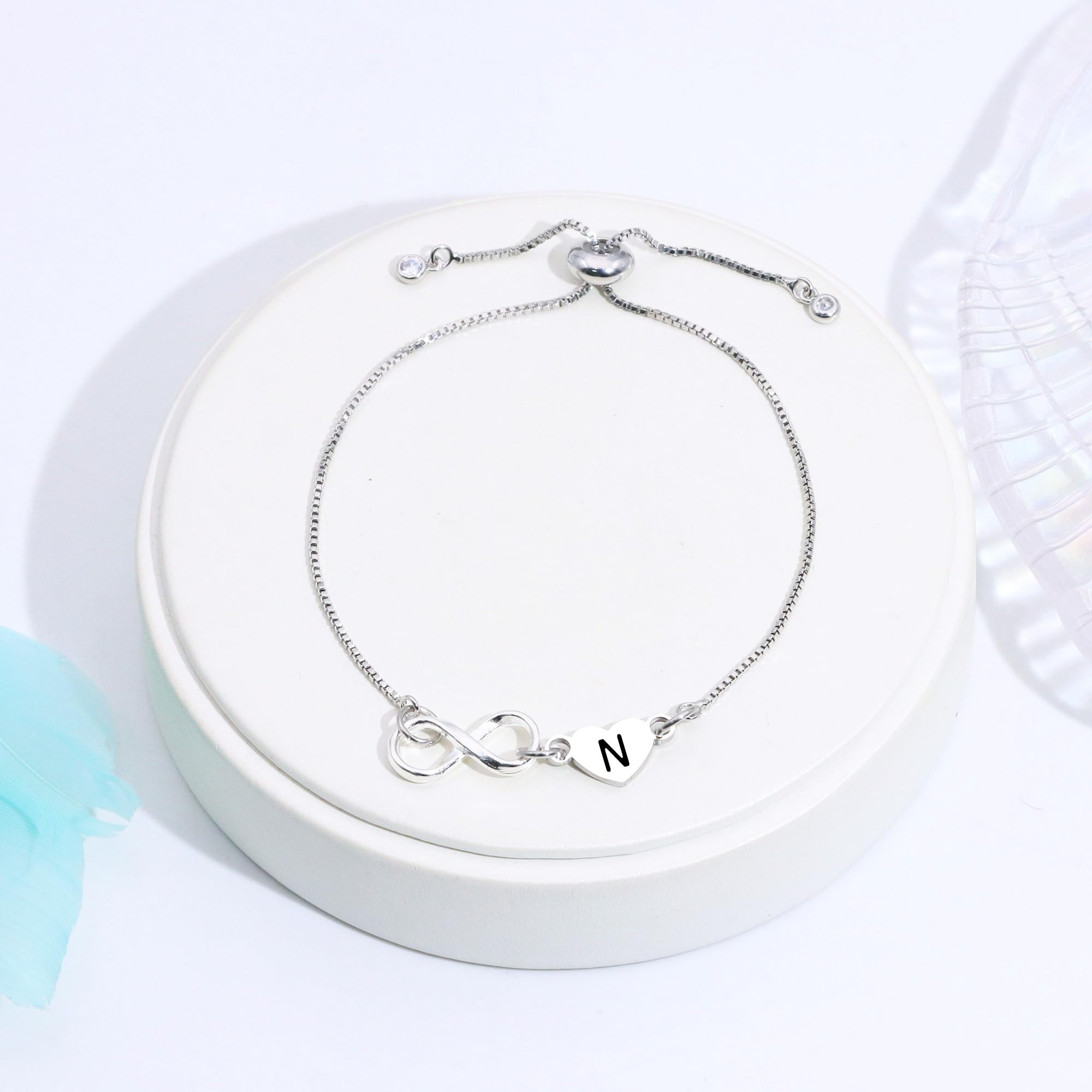 SAMORION Lettere Braccialetti Infinity Gioielli,Acciaio Inossidabile Infinity Braccialetti Pendenti Per le Donne,Mamma Figlia, Amici Sorella Infinito Bracciali Cuore Gioielli Regalo Regolabile