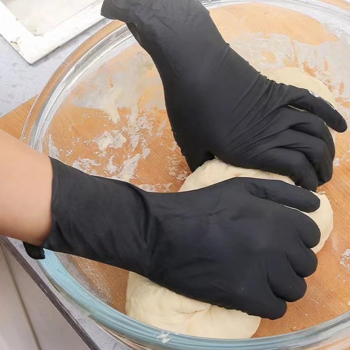 100 Nitril-Einweghandschuhe, Größe M, Nitrilhandschuhe, Schwarz, puderfreie Handschuhe, schwarze Handschuhe (LATEX FREE), CE-zertifiziert nach EN455, 