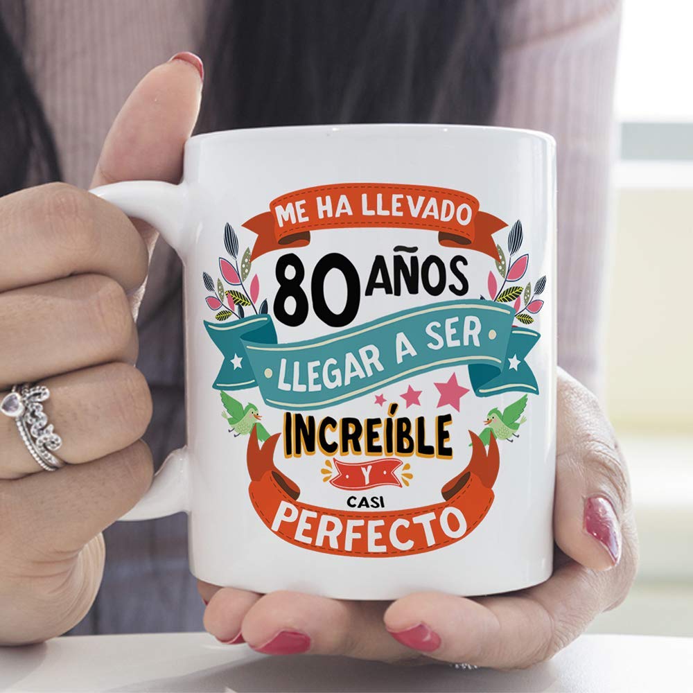 MUGFFINS Taza 80 Cumpleaños - "Me ha llevado 80 años llegar a ser increíble y casi perfecto - Regalos Desayuno Feliz Cumpleaños — view 2