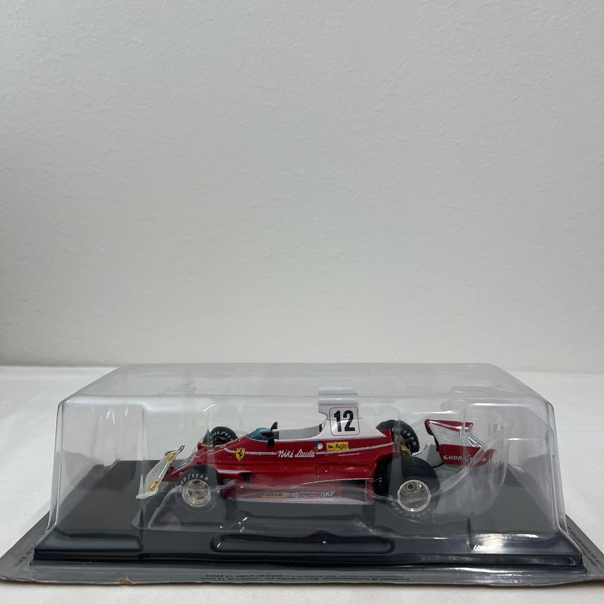 直筆サイン入り　F1ミニカー フェラーリ ニキラウダ 1975年 直筆サイン入り F1ミニカー フェラーリ ニキラウダ 1975年 1/43
