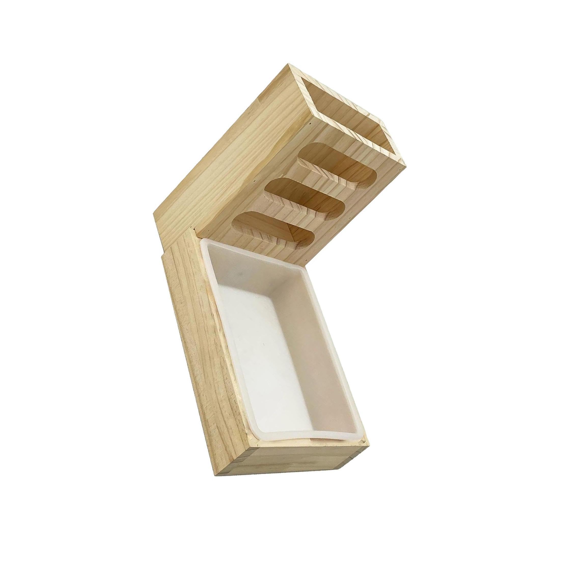 Mangiatoia per fieno in legno per conigli con lettiera. La costruzione di qualità mantiene l'habitat pulito in modo efficiente con la massima capacità di stoccaggio.
