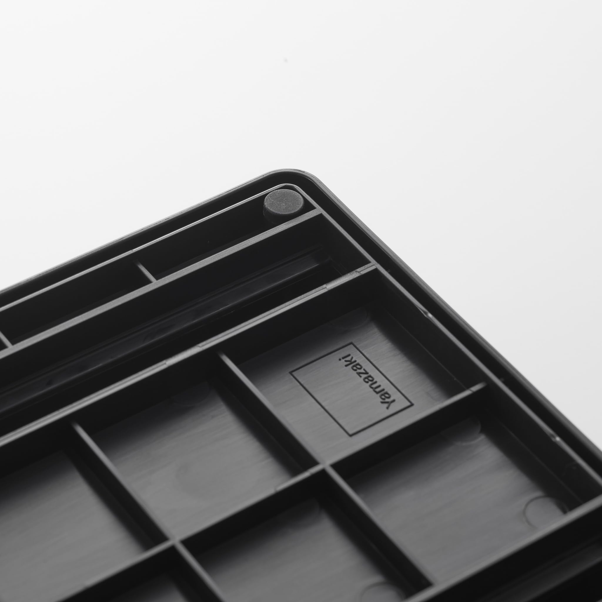 YAMAZAKI Tower Breitenverstellbarer Topf- & Pfannen-Organizer, schwarz