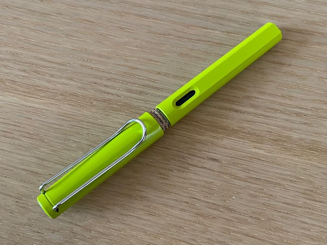 LAMY safari 2008限定カラー　ライムグリーン Amazon.co.jp: lamy safari 限定 ライムグリーン 2008年限定 f軸