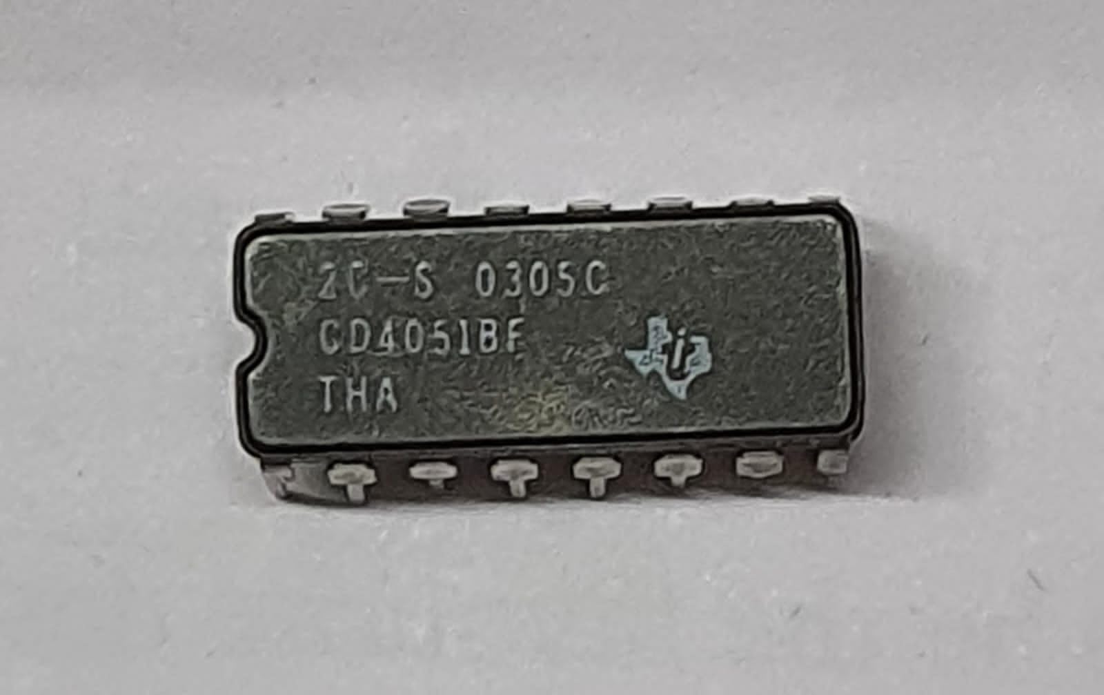 CD4051BF Analog Multiplexer/Demultiplexer IC.-image-46