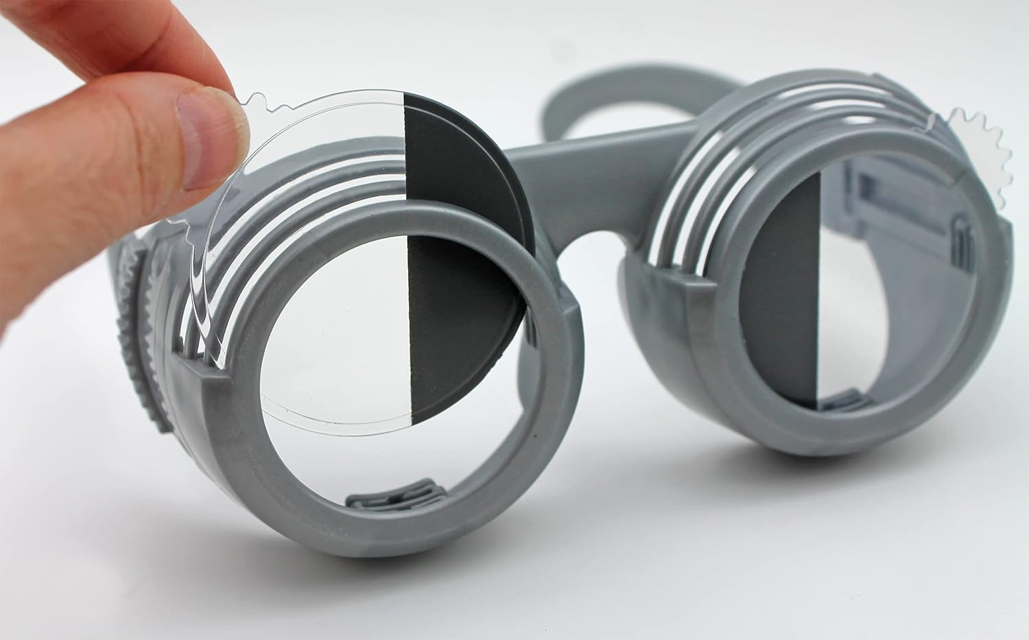 Brainstorm: See The World Through Others' Eyes - Optical Science Kit, 22 Mix & Match Lenses, Educational Leaflet, STEM Learning, Multi-Lingual, Kid 6+