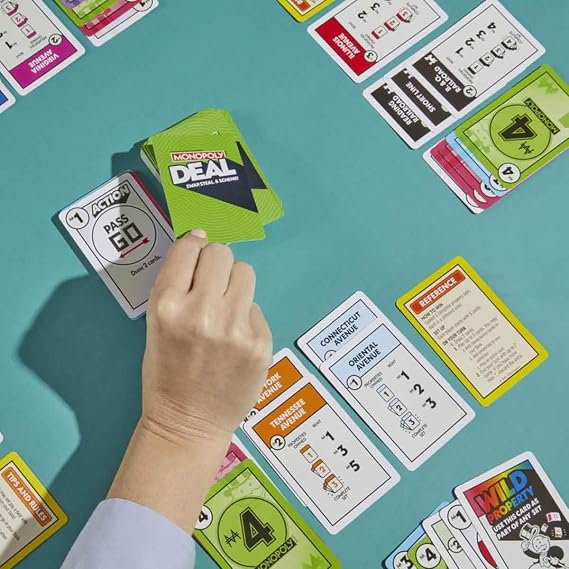 Hasbro Gaming Monopoly Deal Card Game - Turkish Version