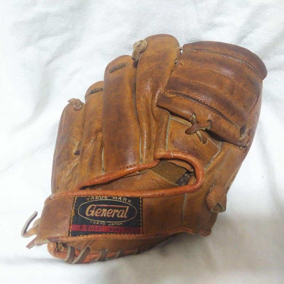 ①【野球グローブ】グローブ　ミット　4個まとめ売り　ヴィンテージ MIZUNO（ミズノ） ミズノプロクラシック 硬式用グラブ 投手用1 ヨコ型