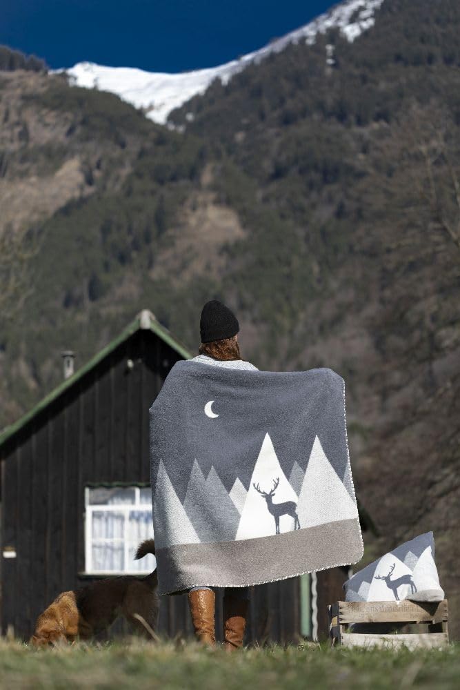 David Fussenegger Kuscheldecke Berge modern 150x200cm Flauschige Sofadecke aus Recycling-Baumwolle nachhaltig produziert ÖkoTex100 GRS Made in Austria Farbe Grau