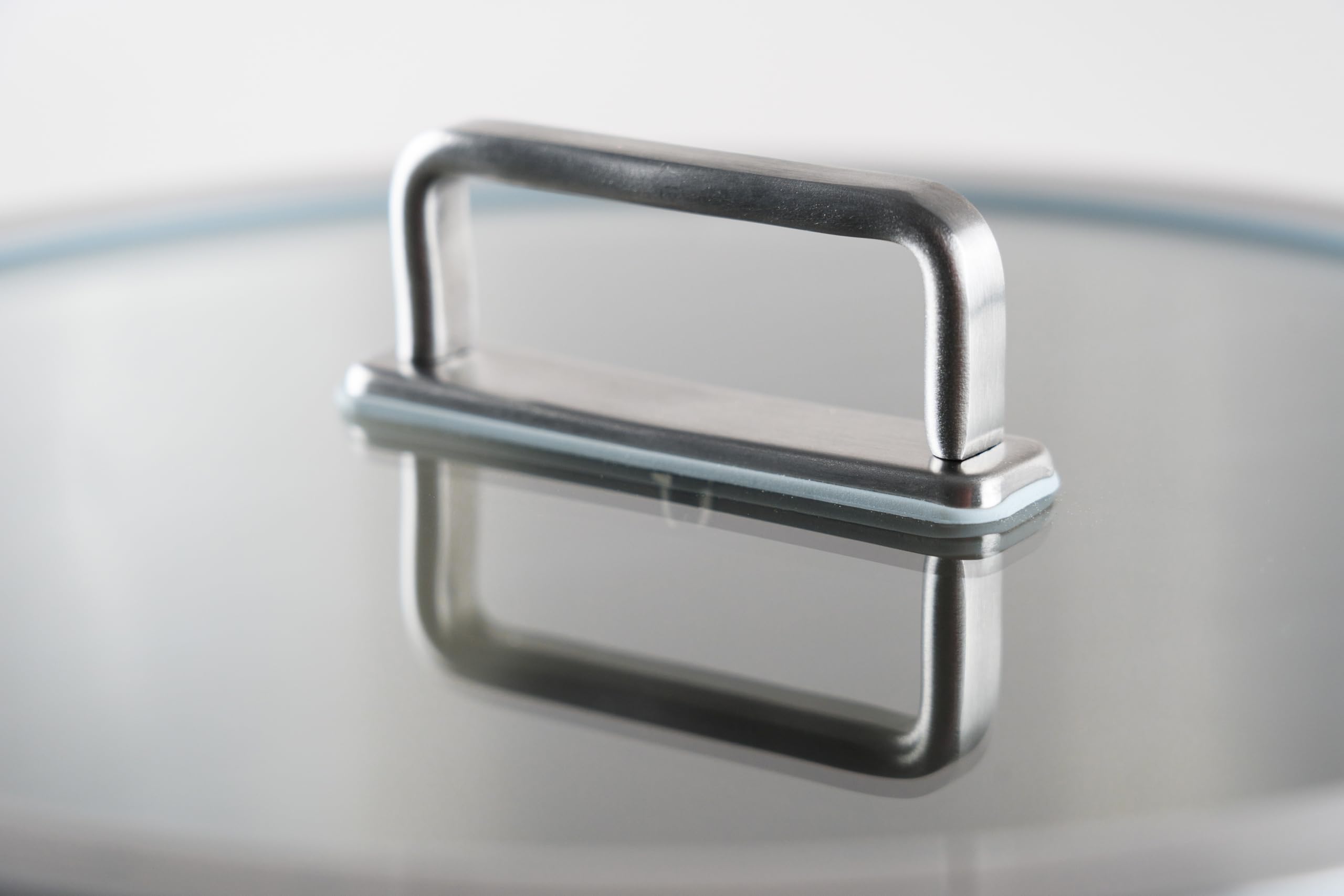Casseruola in acciaio inox 20 cm diametro adatta per fornelli a induzione in vetroceramica gas elettrico e forno - coperchio con bordo in silicone - fondo Full Induction 5 strati - privo di