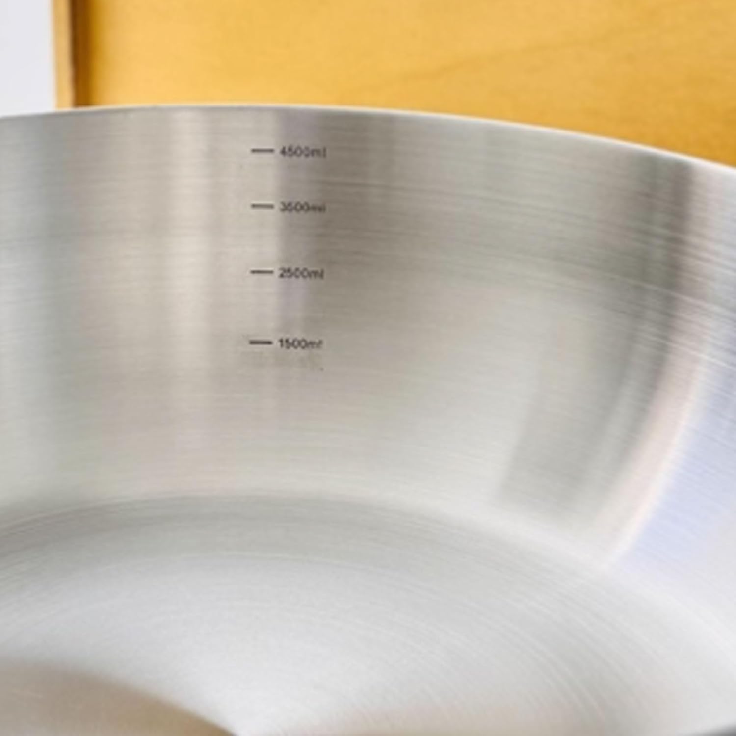 Stackable Stainless Steel Mixing Bowl With Lid Thickened Home Kitchen Egg Salad Mixing Bowl With Scale Line multipurpose(M)