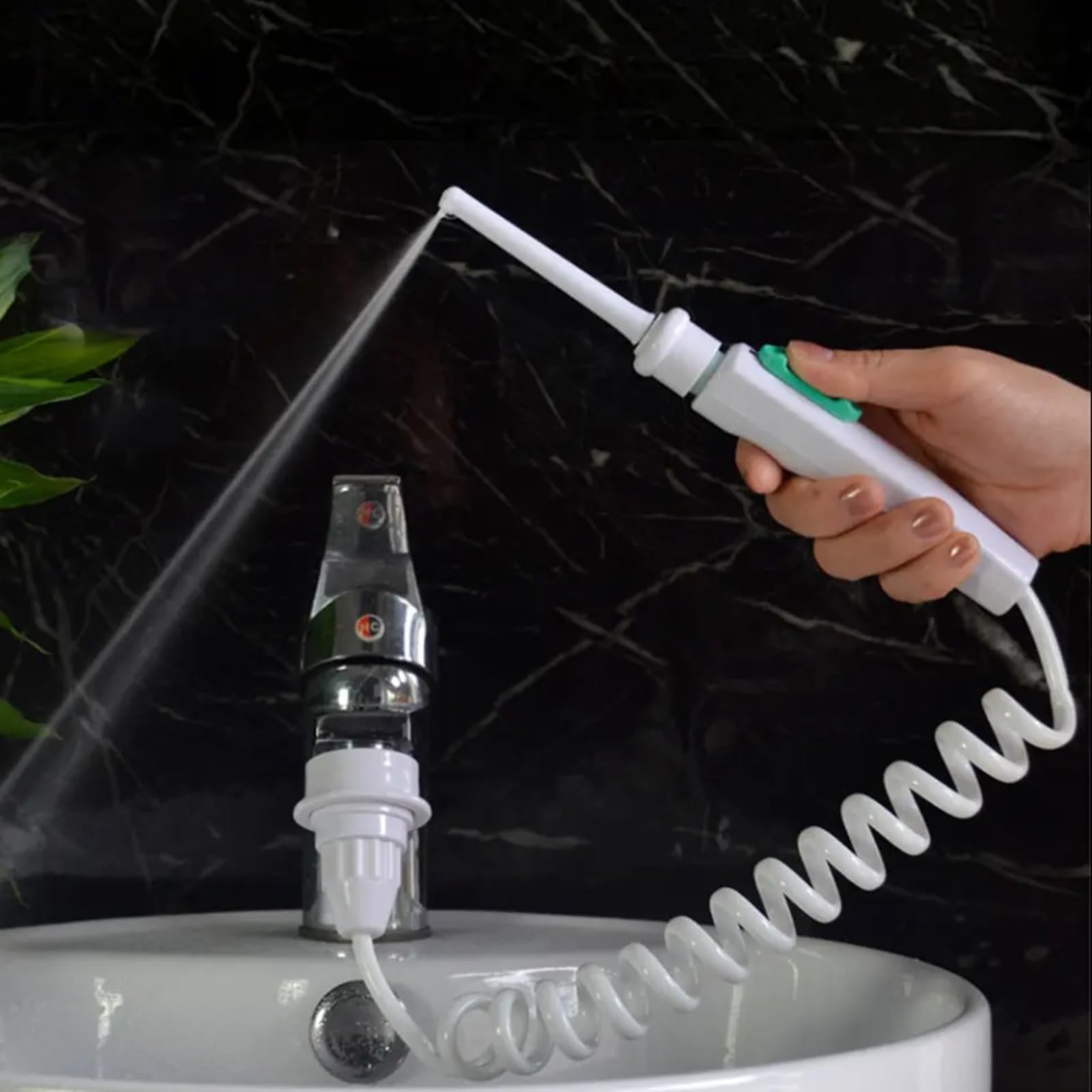Limpiador de Dientes con Agua a Presión, Irrigador Dental Portátil | Conectado al grifo, sin electricidad ni baterías. Limpieza profunda de dientes y encías para casa y viaje.