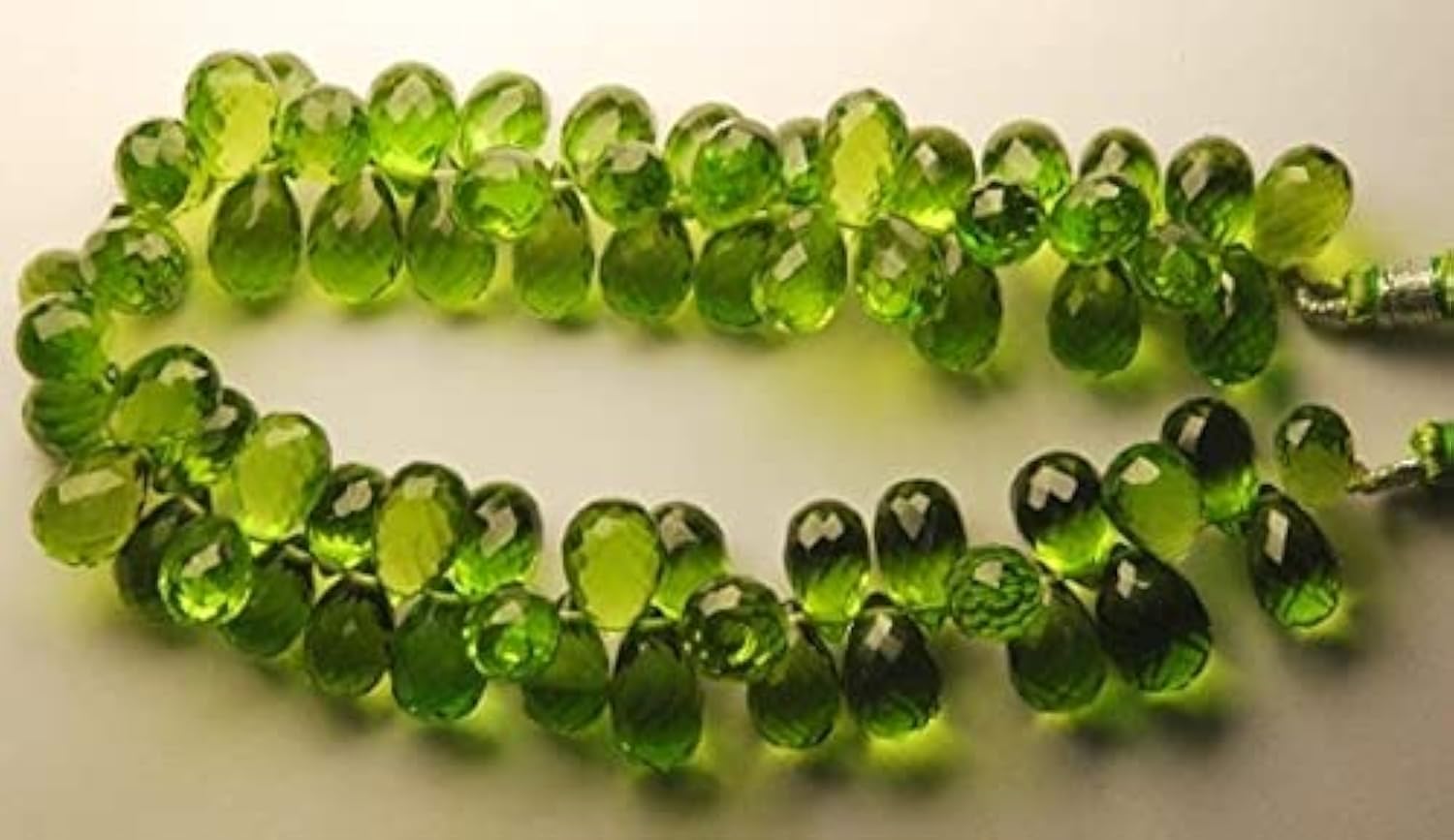 Quartz vert perroquet en briolettes de 10-11mm pour la création de bijoux uniques