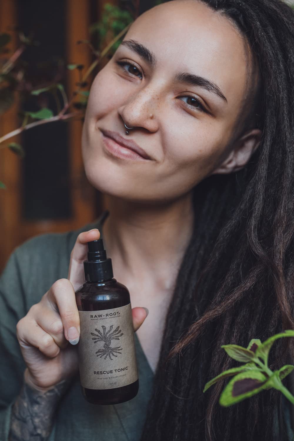 RAW ROOTs Rescue Tonic 200ml | Spray Naturel Rafraîchissant pour Dreadlocks Secs, Cuir Chevelu Irrité et Peaux Sèches | Spray Polyvalent sans Sulfates, Silicone ni Parabènes