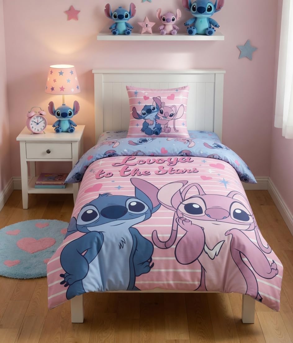 Stitch & Angel Parure de Lit 3 Pièces 140x200 + Drap 90x200 Love Stars | Housse de couette polycoton Oeko-Tex | Compatible 90x190-200 | Love You to the Stars | Licence Disney | Fille | Réversible