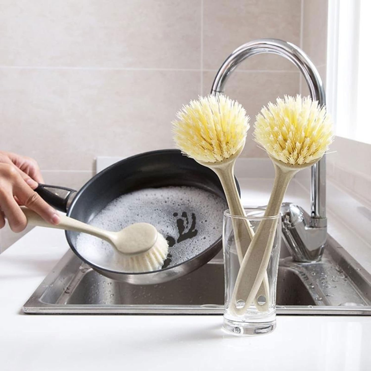 Multifunction Practical Kitchen Utensil Cleaning Brush Long Handle Can Be Hung Pot Wash Brush For Home Cleaning Supplies