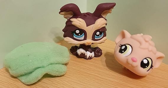 Littlest Pet Shop Pet Pairs Yorki & Guinea Pig