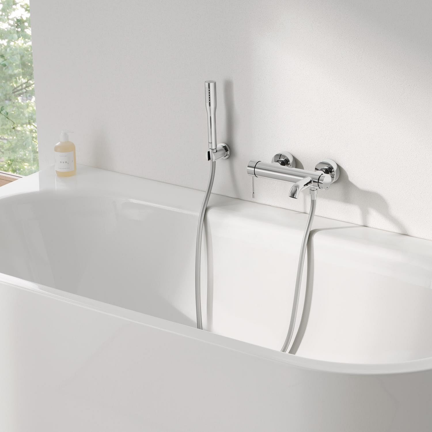 GROHE Essence – Grifería de bañera con teleducha (Set completo para la bañera, grifo de ducha con válvula antirretorno integrada, inversor automático para bañera y ducha), cromo, 33628001