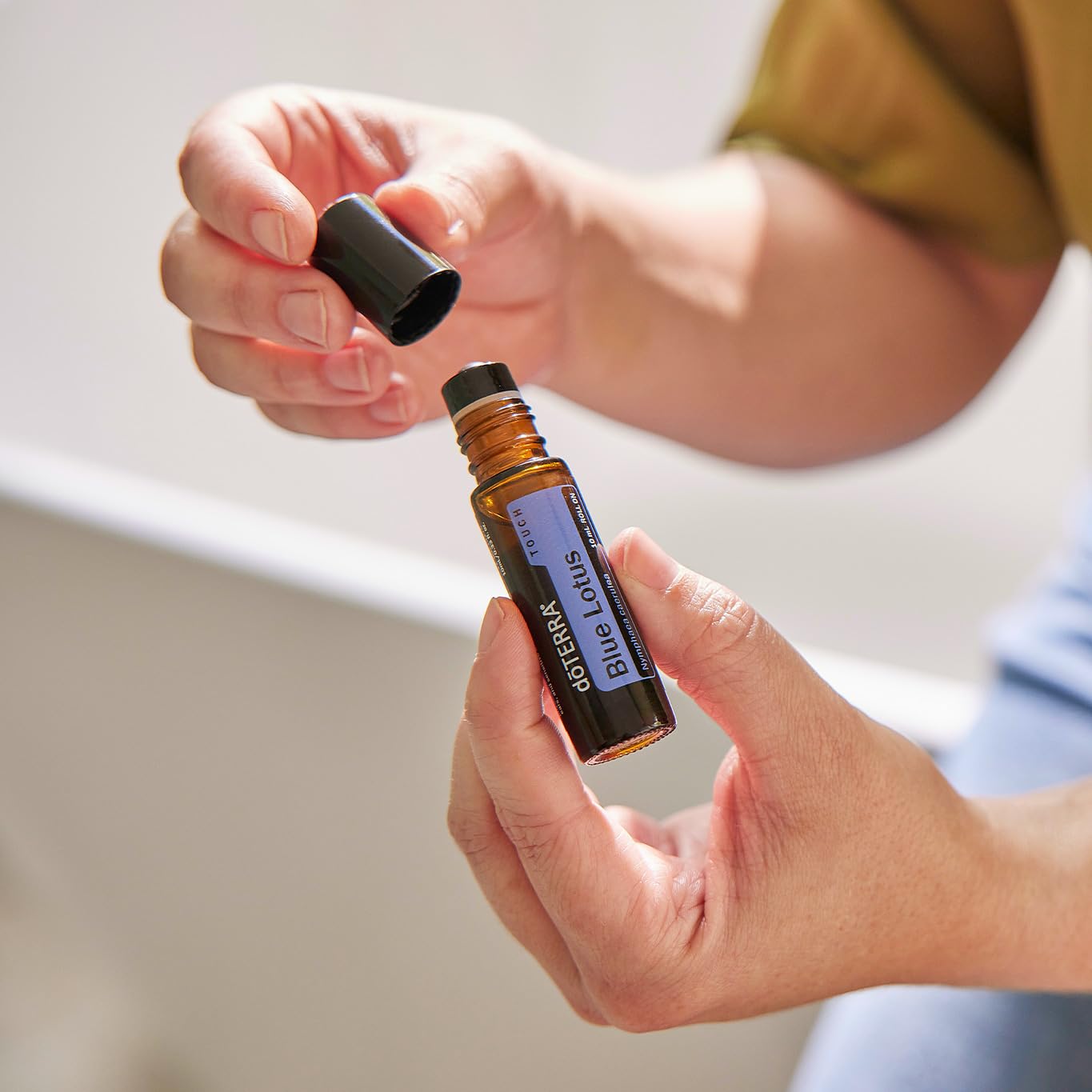 Amazon.co.jp: doTERRA タッチブルーロータス ロールオン 10mL