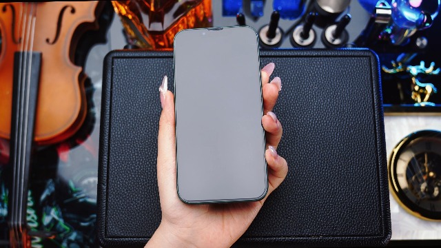 MAGIC JOHN 2 Pièces Verre Trempé Pour IPhone 14 Pro (6,1") - Anti-Poussière - Anti Espion - Film De Dureté 9H - Sans Bulles - Installation Facile