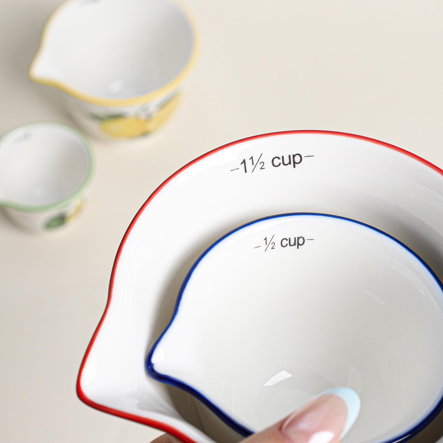 Sizikato Set di misurini in ceramica per cucinare e cuocere, set da 4 pezzi, simpatici motivi di frutta