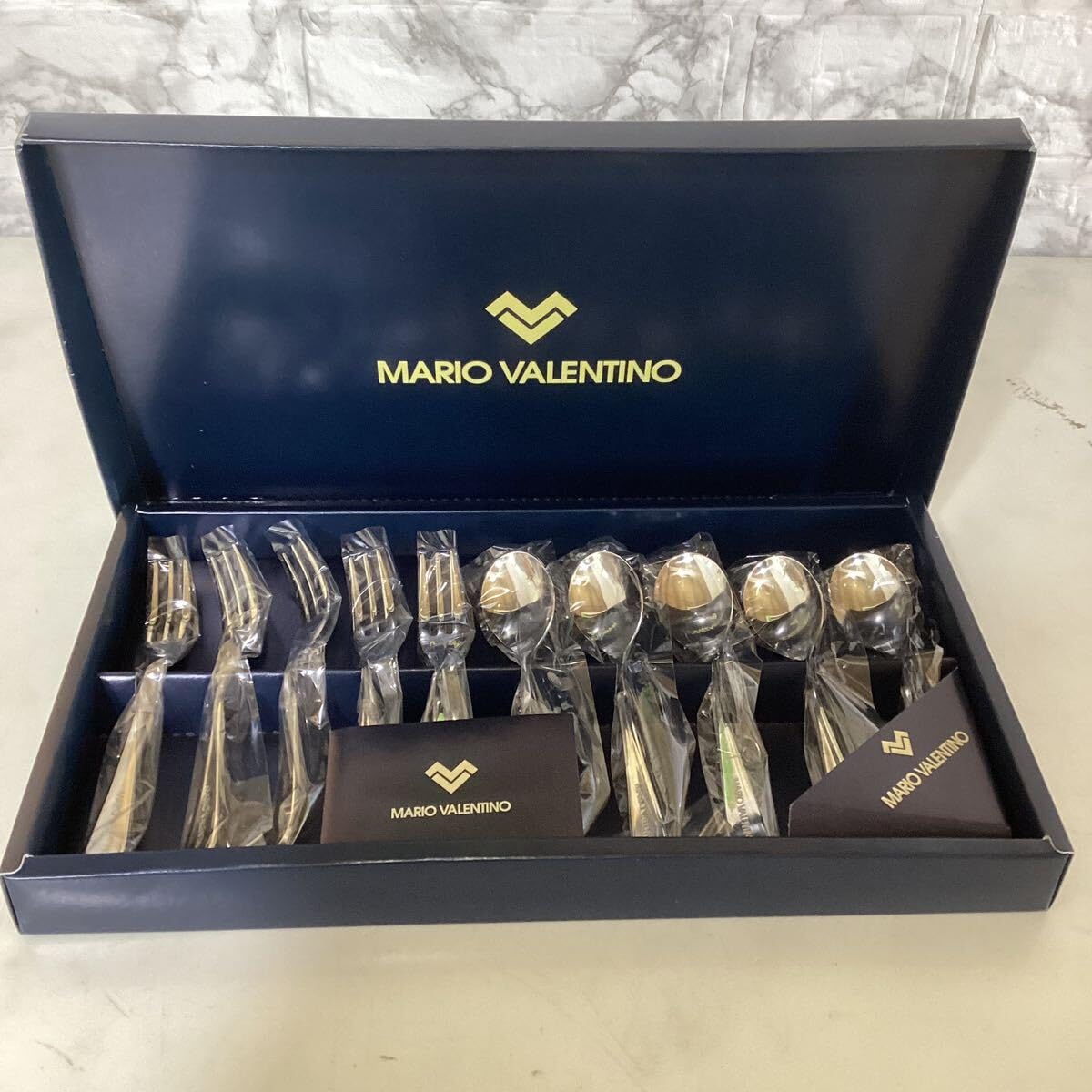 Mario Valentino 木製 重箱 5段 Mario Valentino Black Polyester Tote