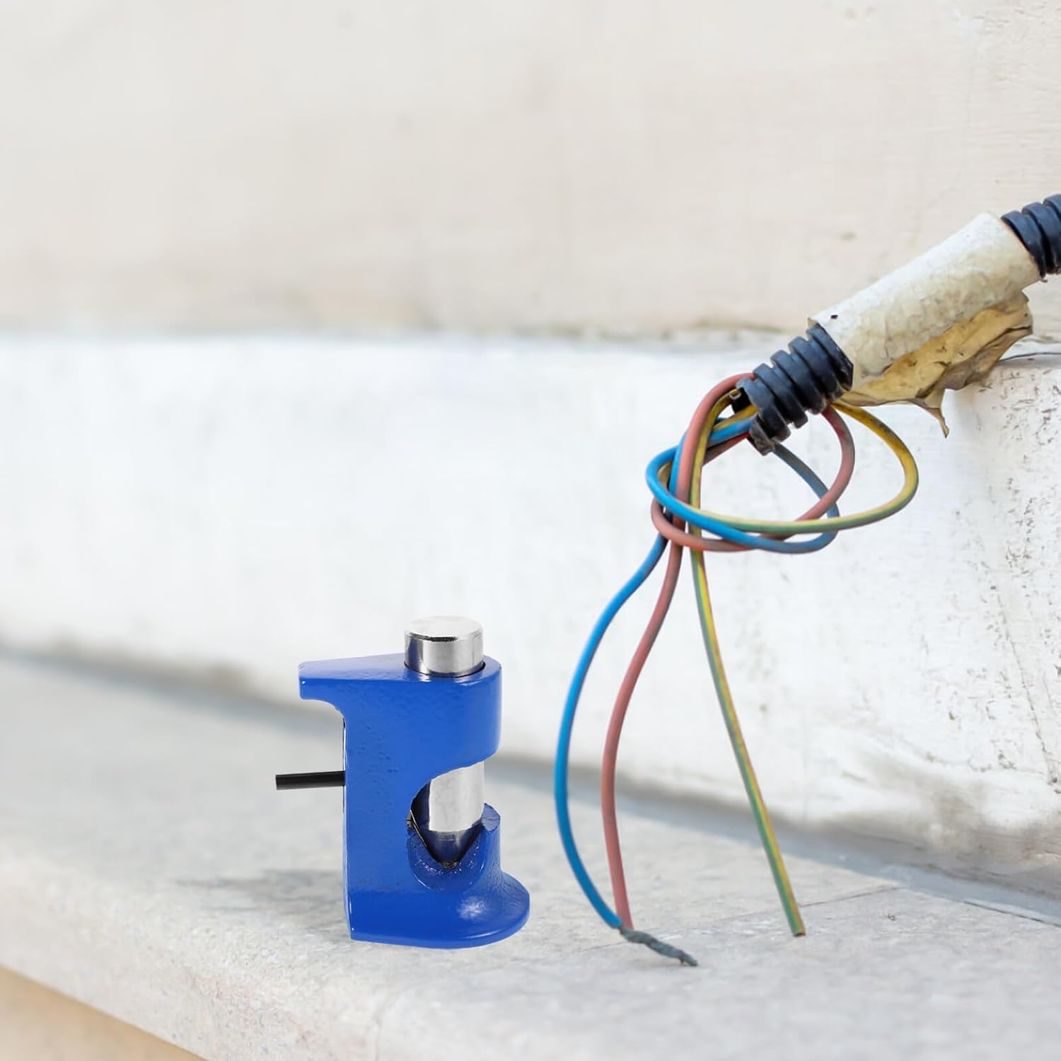 Hammer Lug Crimper Pliers Heavy-duty Electrical Crimping Tool for Battery and Welding Cables with Striking Head Suitable for Automotive and Electrical Wire Terminals