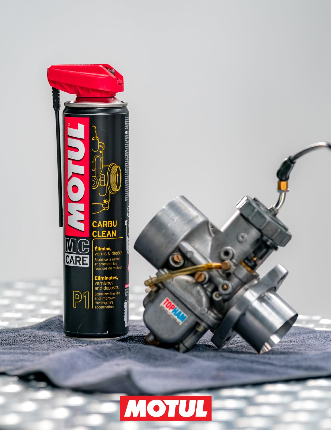 Motul - Pulitore per Carburatori Moto - Aerosol - Dissolve Ogni Deposito, Vernice o Gomma - Azione Rapida e Potente - Facile Utilizzo - MC Care Carbu Clean P1-400 ml