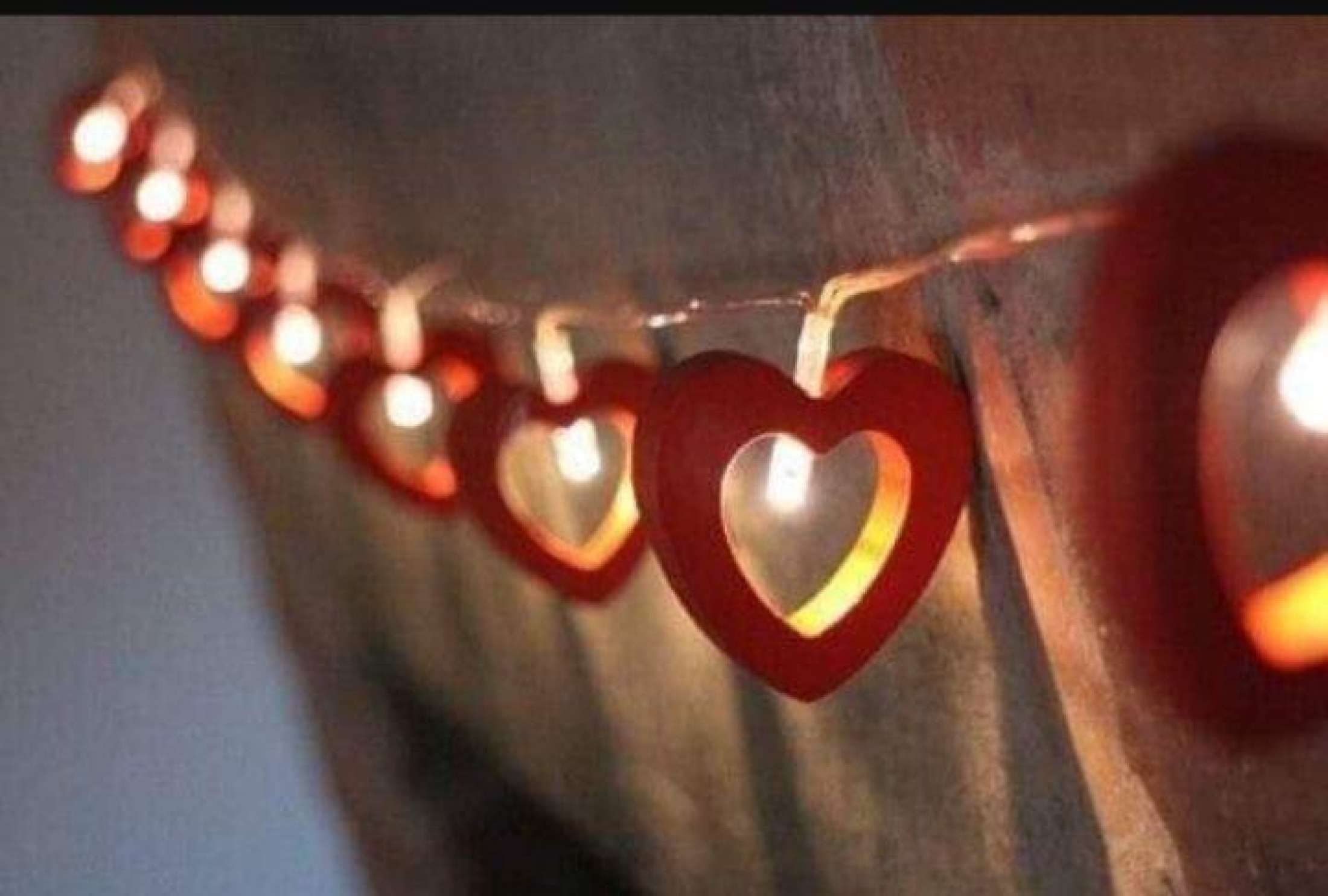 Valentines Yellow,Red Heart String Lights Wooden Heart 8 Led Fairy Light Warm Romantic Lighting Battery Operated String Lights Birthday Christmas Decorations