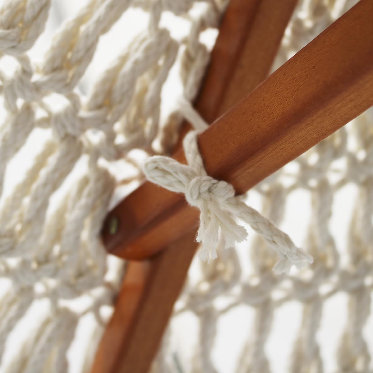 newgarden BINIBECA Parasol en Macramé et franges pour extérieur, plage, jardin, Ø 200 cm, pliable et hauteur réglable, structure en bois de bambou pour la terrasse et le balcon, couleur crème clair