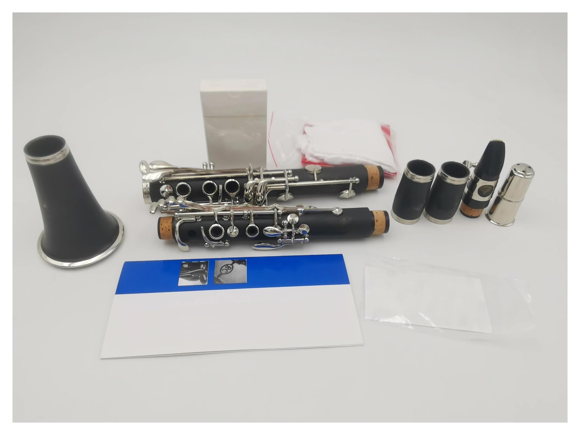 klarnet 17 Key Bb Tune Klarnet bakelitowy Gra na instrumentach muzycznych Klarnet z akcesoriami Bardziej realistyczny i poruszający dźwięk
