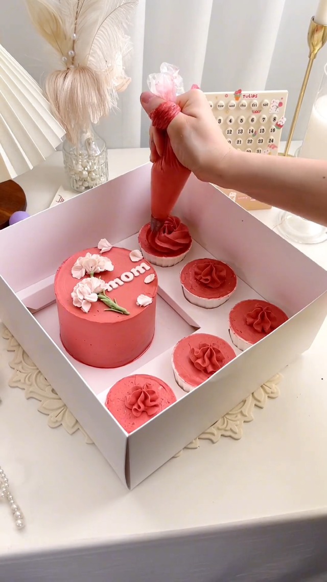 Bento Retirement Cake & Cupcake Box – Aimee Ford