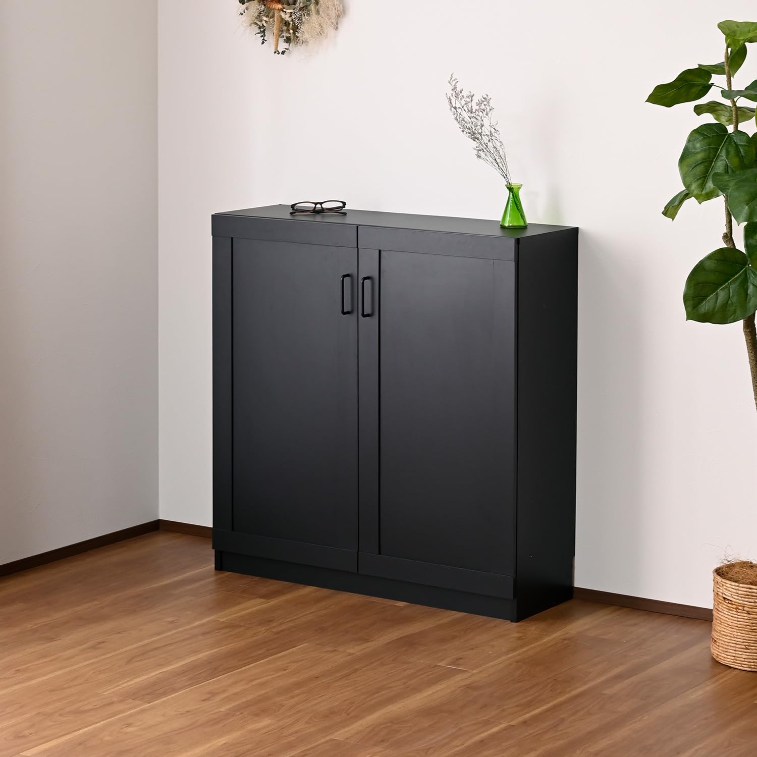 Amazon｜山善(YAMAZEN) 本棚 扉付き 4段 幅90.5 奥行31 高さ96cm 大