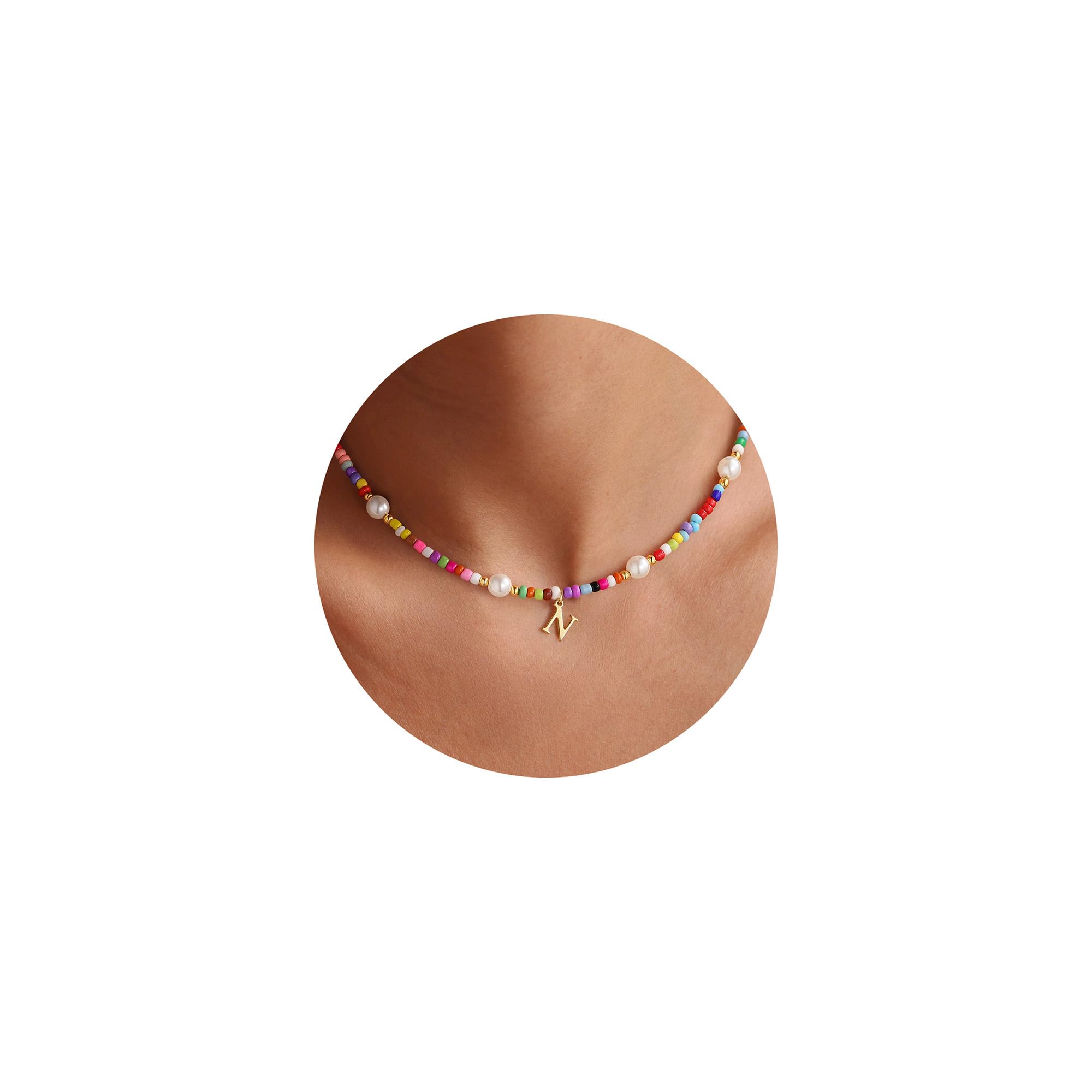 TINGN Bunte Perlenkette für Frauen Mädchen - Handgefertigt Kette Damen Kette mit Buchstaben A-Z Bunte Perlenkette für Freundin Weihnachtsgeschenke für Frauen Teenager Mädchen Geschenke Weihnachten