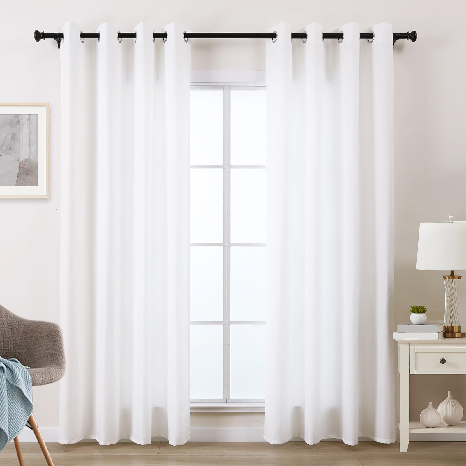 Rideaux opaques blancs de salon pour créer un cocon lumineux doux