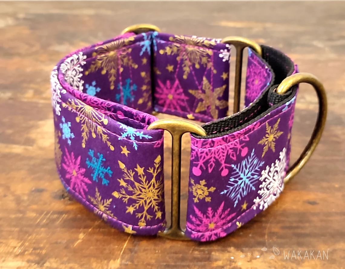 Collar Martingale Para Perro: Let It Snow Magenta, Hecho a Mano en España por Wakakán