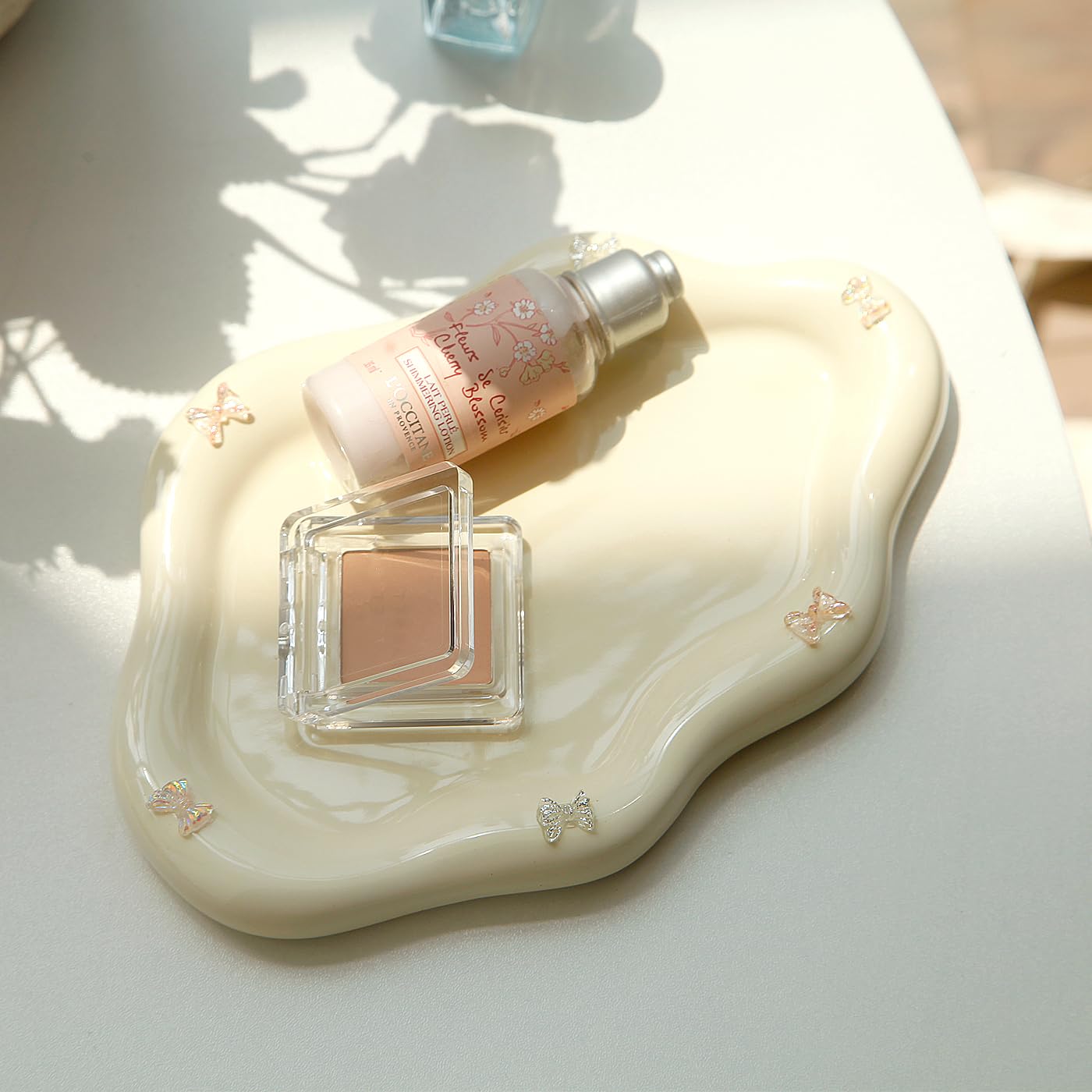 MDFAYE Jewelry Dish Trinket Tray for Women, Ring Dish Holder, Unique Cloud Shape Ceramic Plate Cute Things Vanity Aesthetic Room Decor Mother's Day Birthday ()