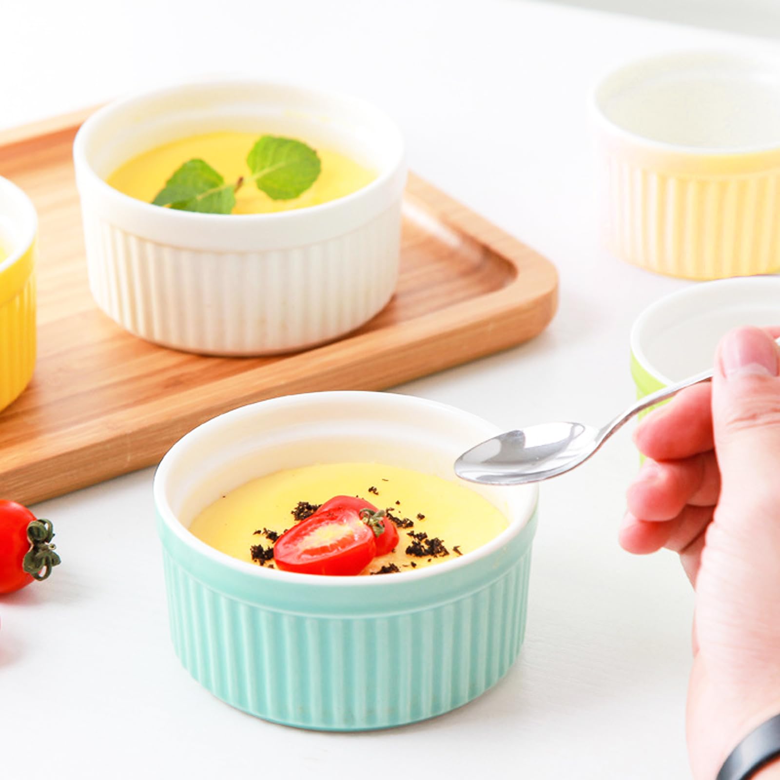 Souffle - Juego de 12 moldes para horno (200 ml, cerámica para hornear y servir, mini moldes de porcelana multicolor para postres, magdalenas, pasteles)