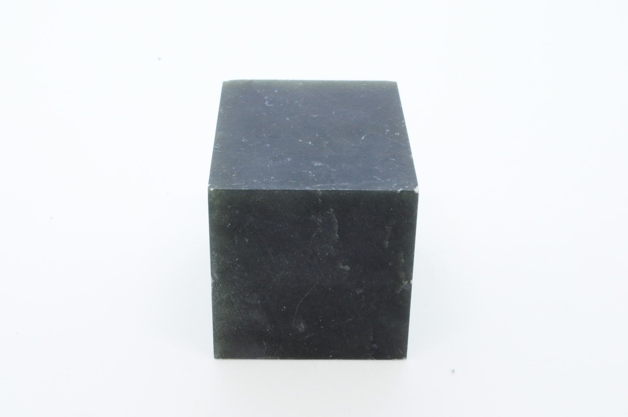 Amazon.co.jp: 篆刻 印材 丹東黒緑凍石 (4cm) : ホビー