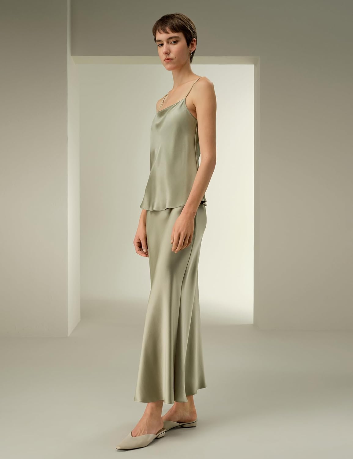 LilySilk 100% Silk Maxi Skirt Slightly Mermaid Design Side Zipper Bottom - Image 2