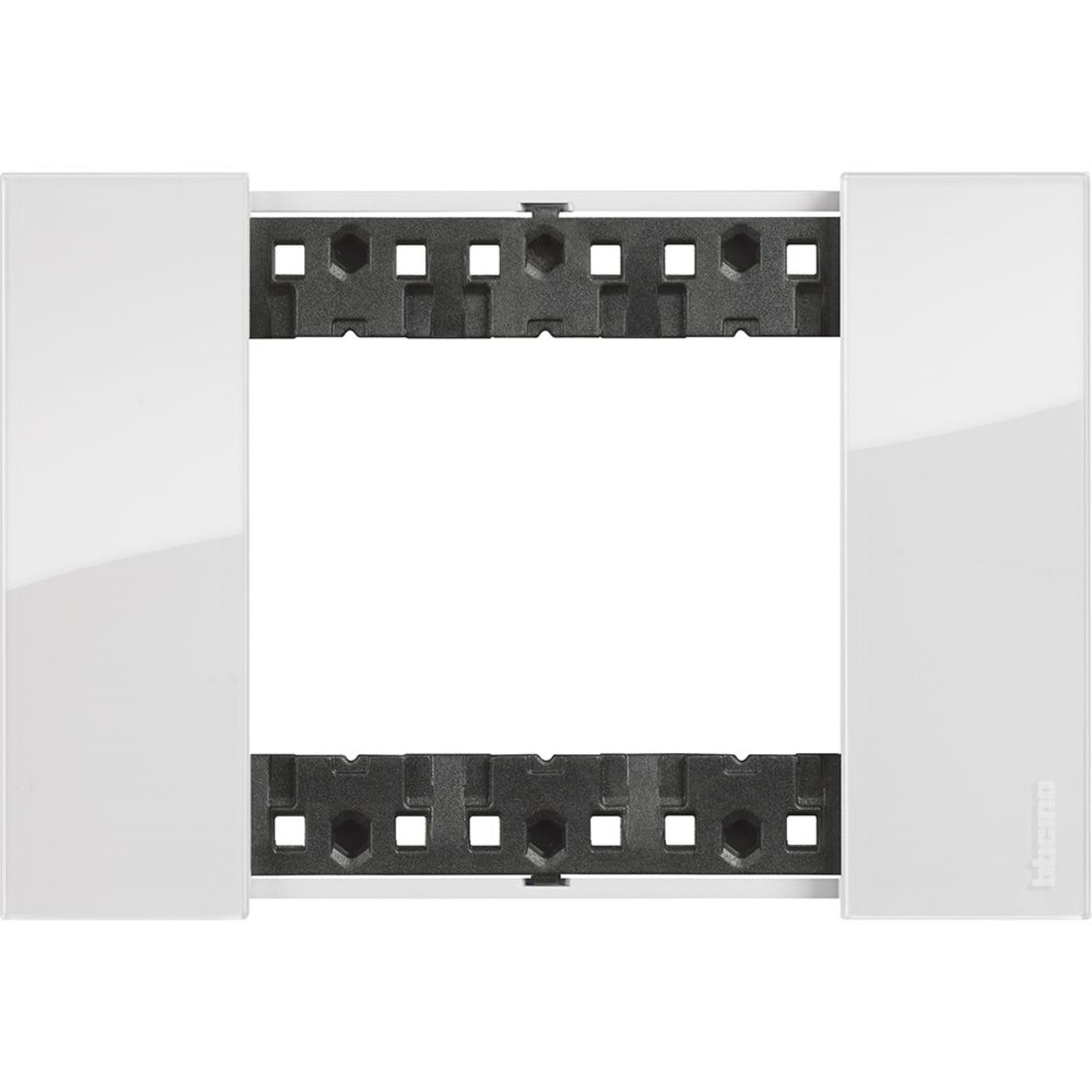 Bticino KA4803DW Living Now - Placca 3 Moduli, Ghiaccio, 132 x 50 x 10 cm