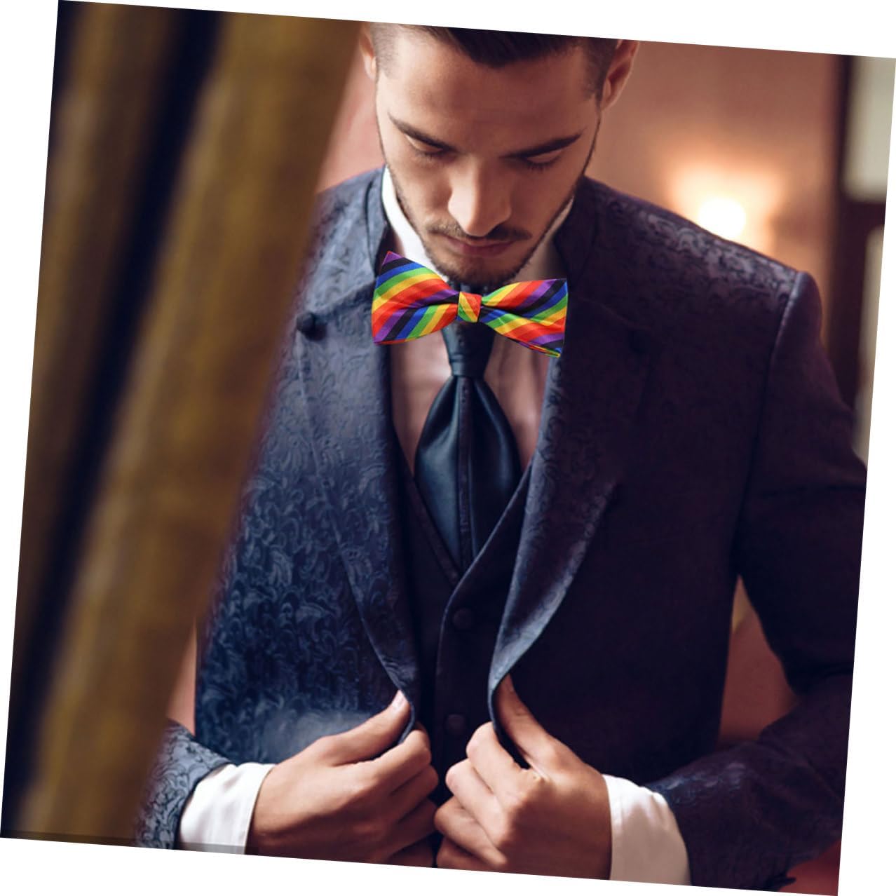 2pcs Rainbow Striped Bow Ties Pre-tied Fabric Decorative Bowtie for Men and Women Groom Wedding Party Cosplay Accessories