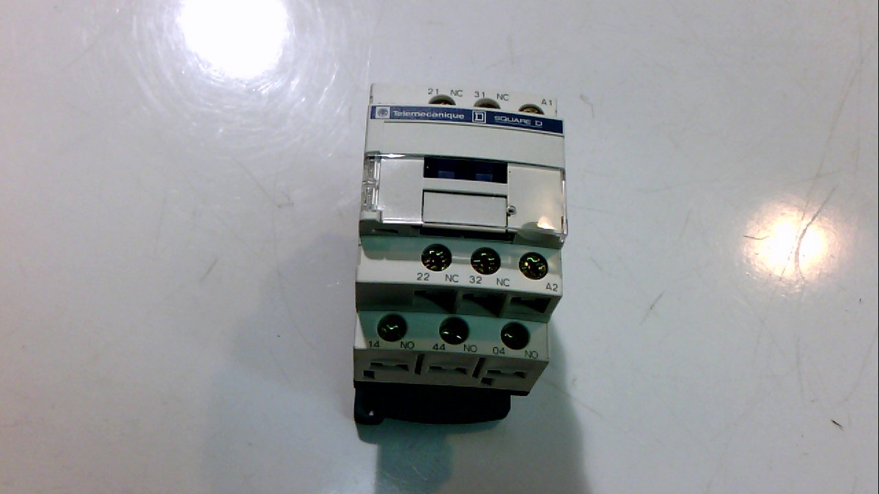 TELEMECANIQUE CAD-32T7 Relay CAD-32T7