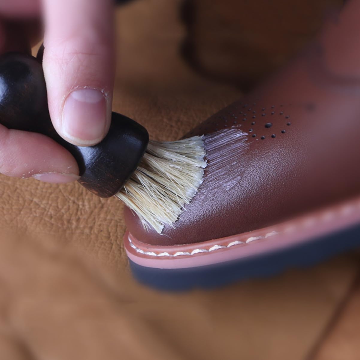 4 Stück Schuhbürste und Borsten für Schuhe und Stiefel | Haushalt, Tragbar und Geruchlos, Effektiver Reinigungswinkel, Kreative Ausführung