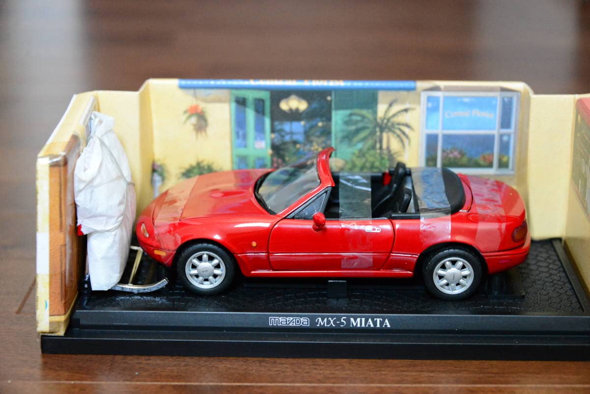 Amazon | 絶版モデル！京商 1/18 MAZDA MX-5 MIATA RED LHD 保管