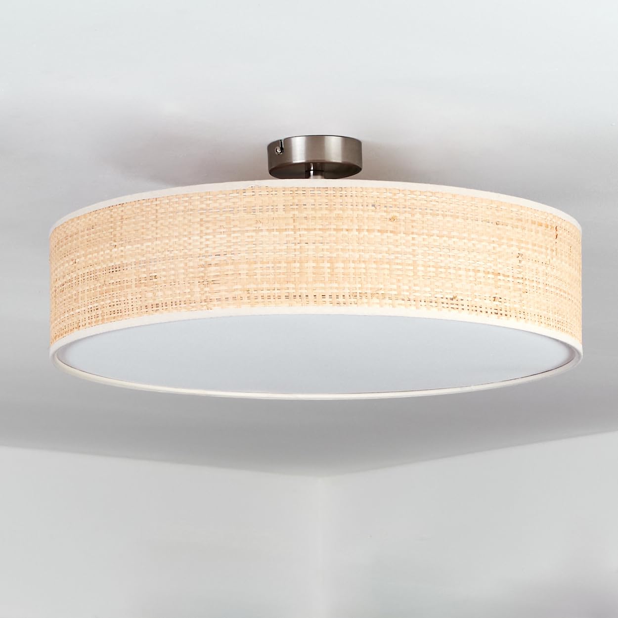 HOFSTEIN Deckenleuchte Foggia, Deckenlampe aus Metall/Rattan/Stoff/Kunststoff in Nickel-matt/Naturfarben/Weiß, runde Boho Leuchte (Ø 50 cm), E27, Esszimmer, Wohnzimmer, Schlafzimmer, Küche, Flur