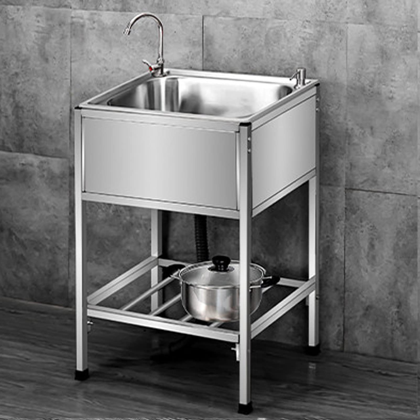 Évier de cuisine simple en acier inoxydable avec robinet et support stable