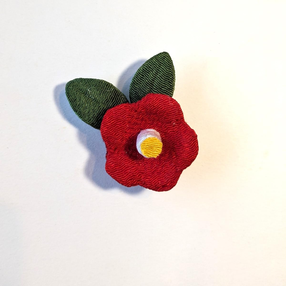 Amazon.co.jp: 正月飾り◇ちりめん細工 ちりめんの椿 中（1個