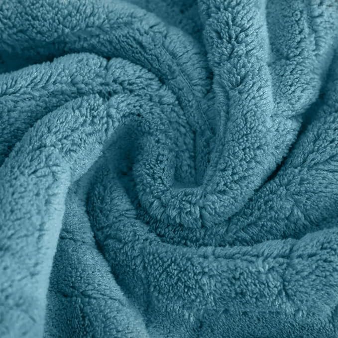 Image of MAXOSHINE Microfiber Towels for Bath-Soft Coral Fleece Towel with Hook Quick Dry Super Absorbent-Bath Towel for Men and Women-70 x 140 cm (Grey + DarkGrn)