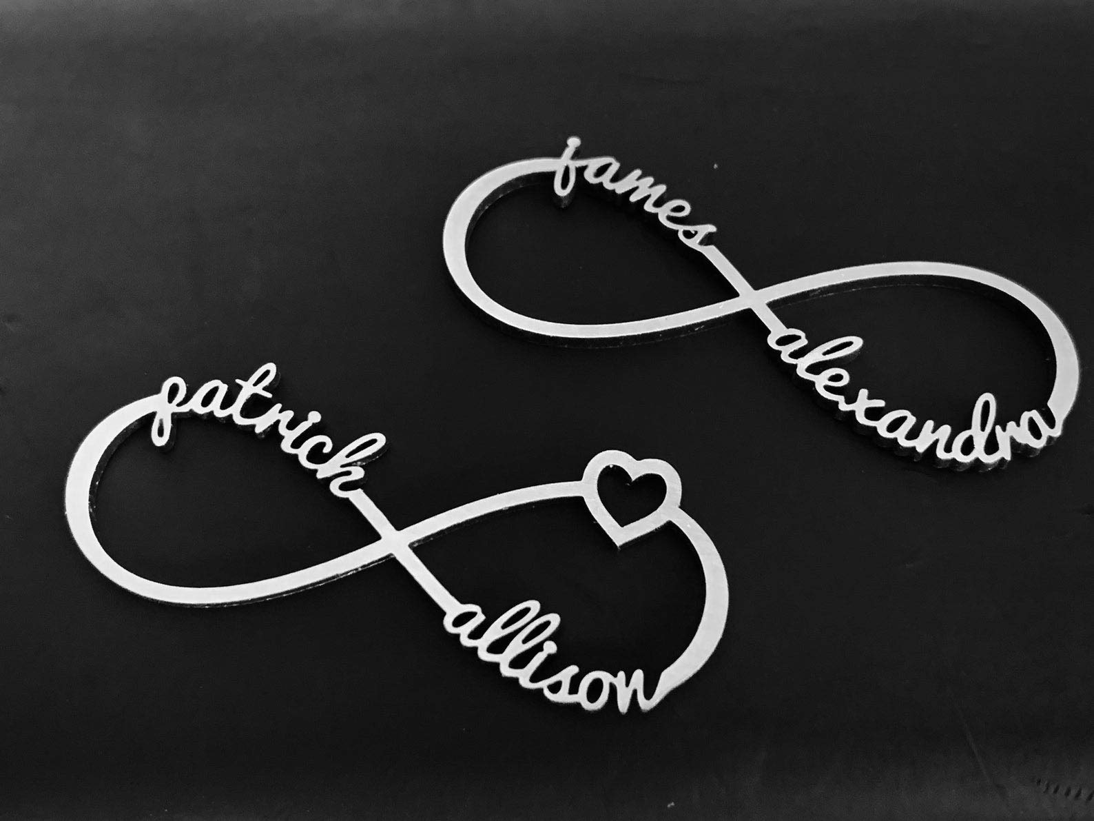 Pulsera Personalizada Infinito con Nombre, Acero Inoxidable | Hasta 4 Nombres, Cadena de Cuero, Corazón de Amor Hecho a Mano, Regalo San Valentín y Día de la Madre